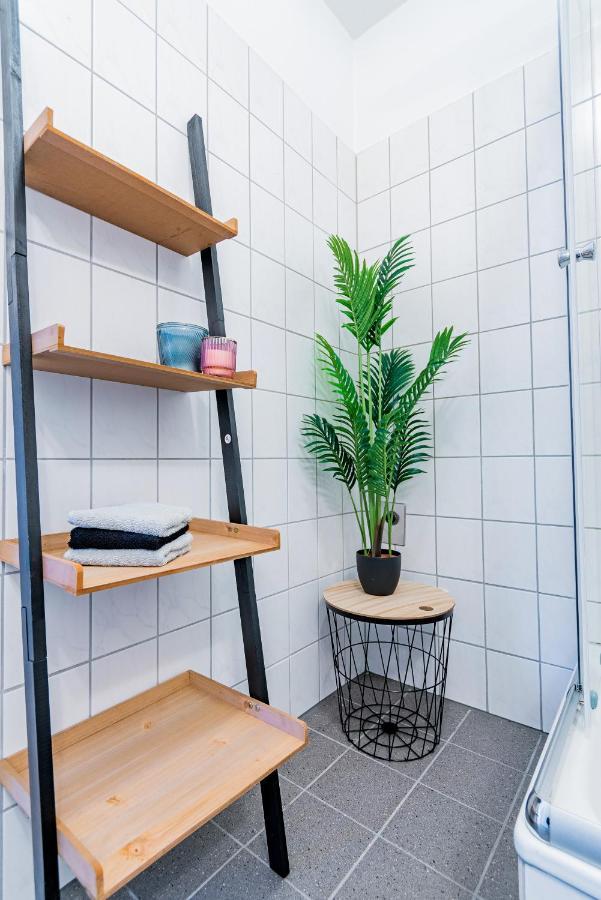 Helles Apartment In Top-Lage Mit Parkplatz Магдебург Екстериор снимка